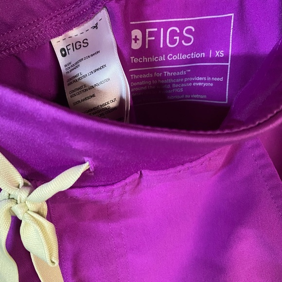 FIGS Technical Collection Scrub Set Beautiful vibrant fuchsia top xxs, bottom xs - Picture 5 of 6